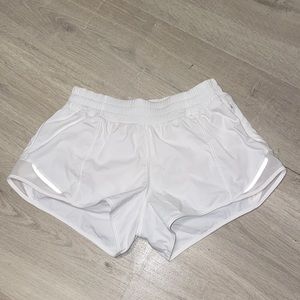 LULULEMON Hotty Hot Low-Rise Lined Short 2.5"